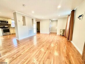 54 Carey Rd in Roxbury Township, NJ - Building Photo - Building Photo