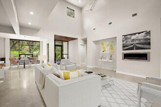 500 Laurel Valley Rd in West Lake Hills, TX - Building Photo - Building Photo