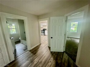 833 Work Dr in Akron, OH - Building Photo - Building Photo