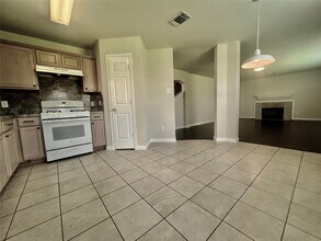 7354 Eden Crossing Ln in Richmond, TX - Foto de edificio - Building Photo