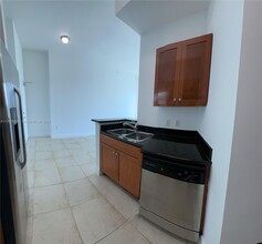 1723 SW 2nd Ave, Unit PH09 in Miami, FL - Building Photo - Building Photo