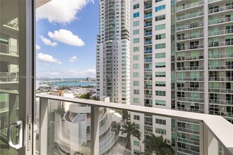227 NE 2nd St, Unit #1909 in Miami, FL - Building Photo - Building Photo