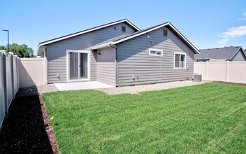 1755 E Kentucky Ave in Nampa, ID - Building Photo - Building Photo