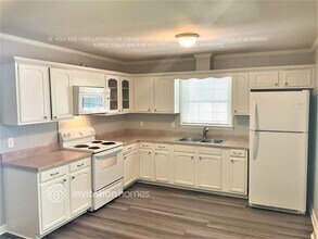 3700 Whitfield Rd in Winston-Salem, NC - Foto de edificio - Building Photo