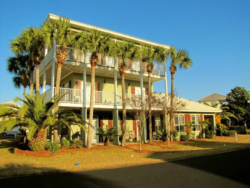 9 Amber Cove in Destin, FL - Building Photo
