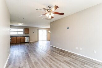 16770 N Thrasher Dr in Conroe, TX - Building Photo - Building Photo