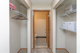 Welcome to 3Falls Apartments in Sioux Falls, SD - Building Photo - Interior Photo