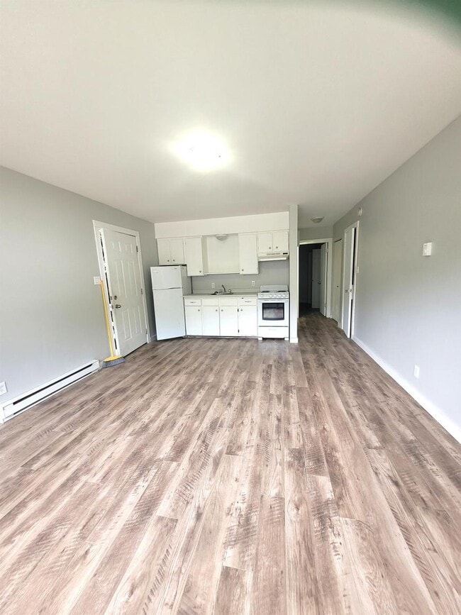 property at 1034-1033 3 Ave W