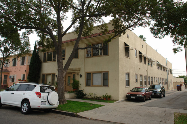 208 E Lomita Ave in Glendale, CA - Foto de edificio - Building Photo