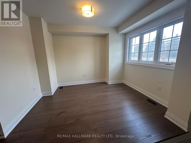 4183 Major Mackenzie Dr E in Markham, ON - Building Photo - Building Photo