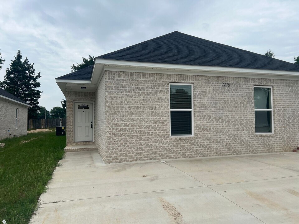 2275 Rosemary Dr in Conway, AR - Foto de edificio