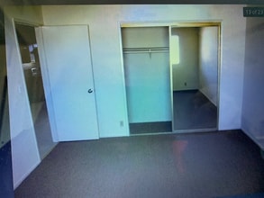 13407 Kornblum Ave. in Hawthorne, CA - Foto de edificio - Building Photo