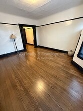 1450 E Marquette Rd in Chicago, IL - Building Photo - Building Photo