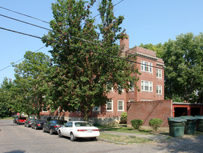 Neil Manor in Columbus, OH - Building Photo - Building Photo