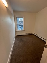 2171 12th St, Unit Left in Troy, NY - Foto de edificio - Building Photo