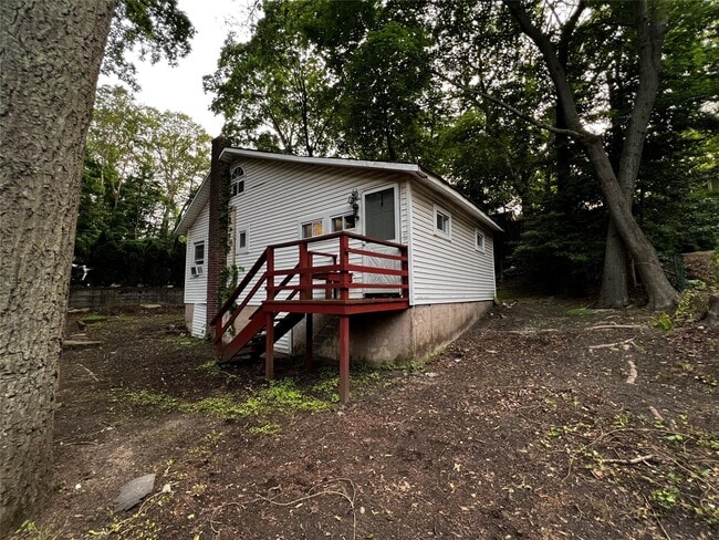 37 Rosewood Rd in Rocky Point, NY - Building Photo - Building Photo