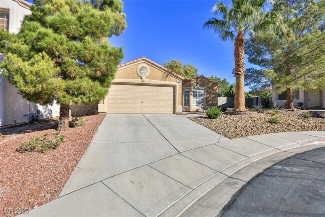 3240 Peaceful Shadows Ct in Henderson, NV - Building Photo - Building Photo