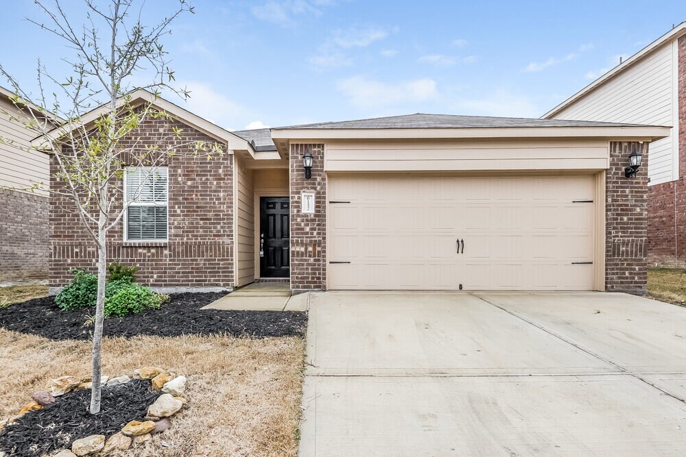 6152 Obsidian Creek Dr in Fort Worth, TX - Building Photo