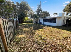 141 SE Calmoso Dr in Port St. Lucie, FL - Building Photo - Building Photo