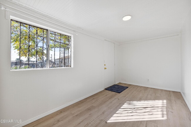 11018 Sutter Ave in Los Angeles, CA - Building Photo - Building Photo