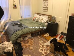 218 Harvard St, Unit 2B in Cambridge, MA - Foto de edificio - Building Photo