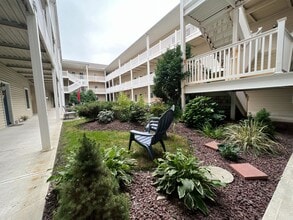 252 S Walnut St in Bath, PA - Foto de edificio - Building Photo