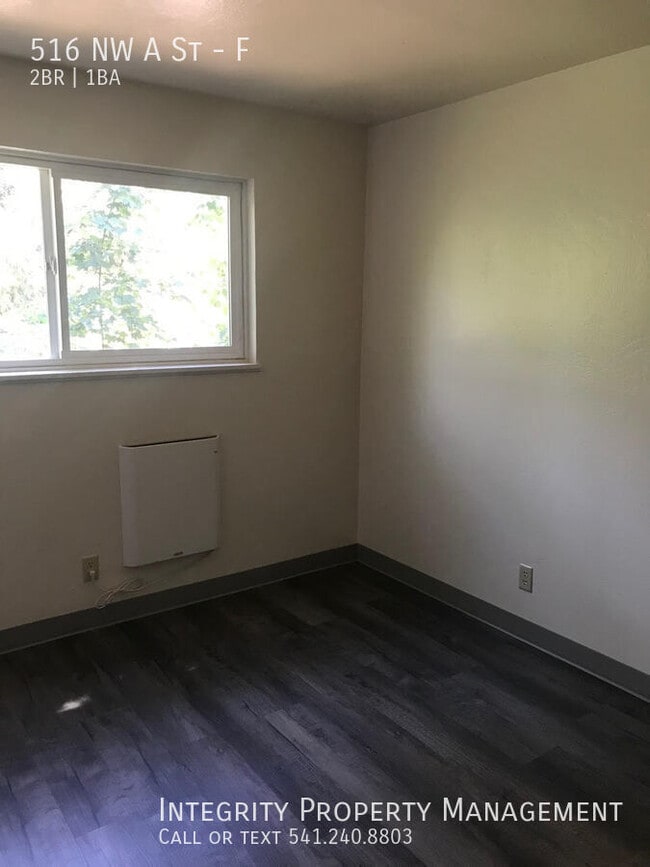 516 NW A St in Grants Pass, OR - Building Photo - Building Photo