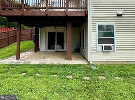 9215 Stephanie St in Manassas Park, VA - Building Photo