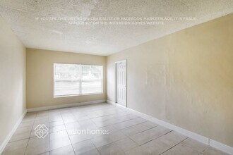 10005 SW 166th St in Miami, FL - Building Photo - Building Photo