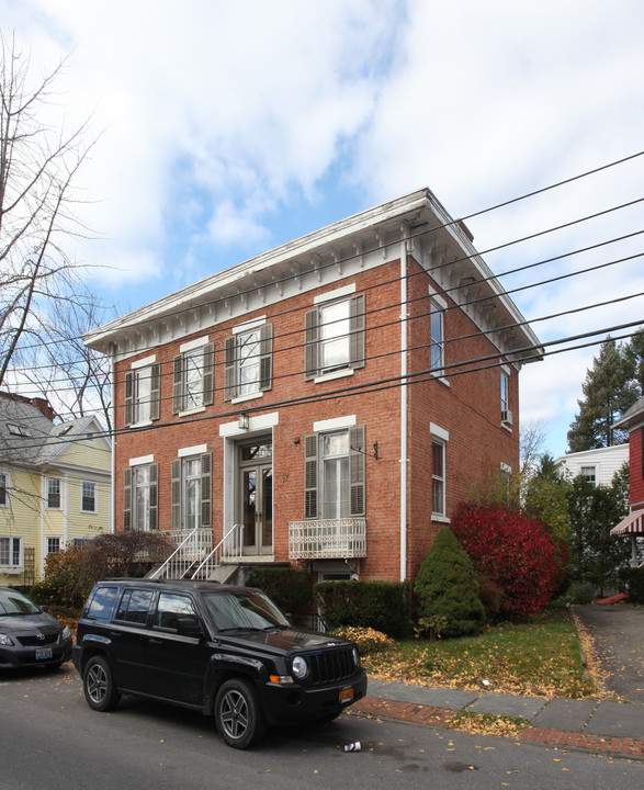 17 John St in Kingston, NY - Foto de edificio