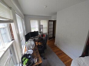 283 Lowell Ave, Unit 1 in Newton, MA - Building Photo - Building Photo