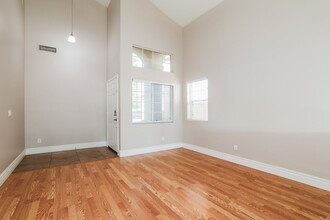 10013 W Montecito Ave in Phoenix, AZ - Building Photo - Building Photo