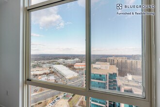 8421 Broad St, Unit FL22-ID1224 in McLean, VA - Foto de edificio - Building Photo