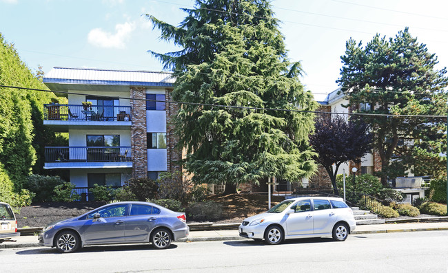 Juniper Arms in White Rock, BC - Building Photo - Building Photo