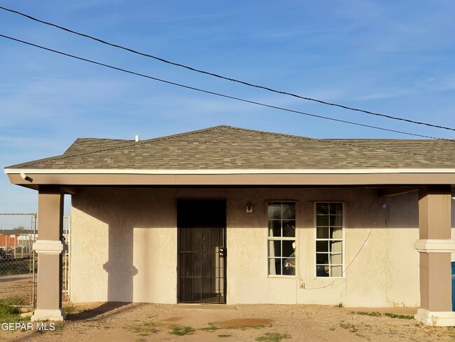 11510 Valle Palomar Rd in Socorro, TX - Building Photo - Building Photo