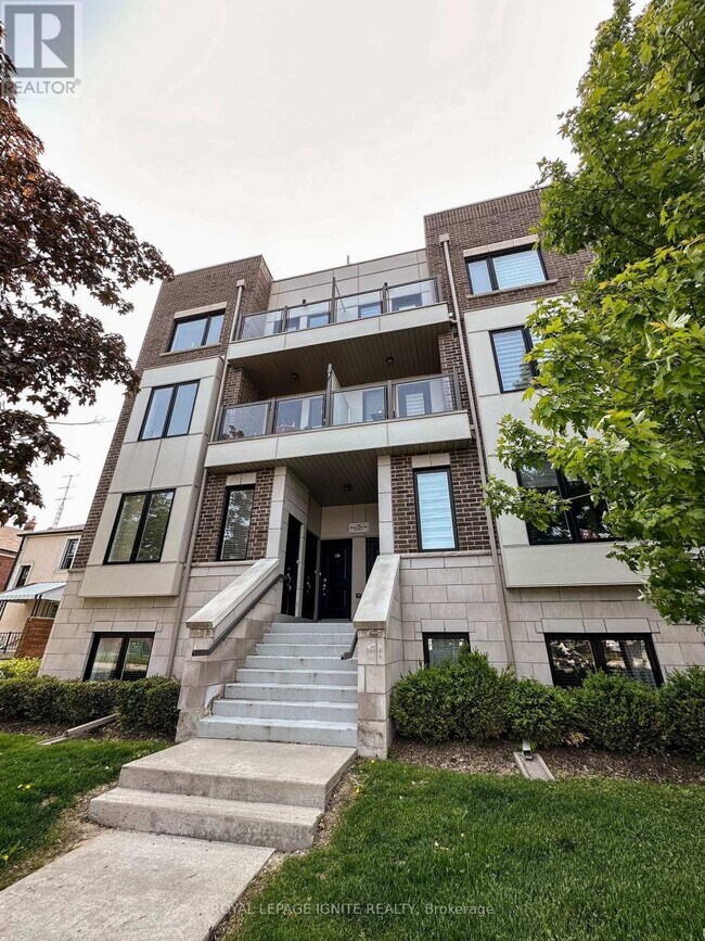 250 Royal York Rd in Toronto, ON - Building Photo - Building Photo