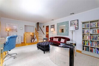 38 Shadow Ln in Mamaroneck, NY - Building Photo - Building Photo