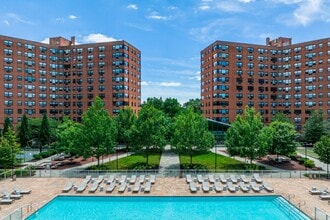 Rittenhouse Hill in Philadelphia, PA - Foto de edificio - Building Photo