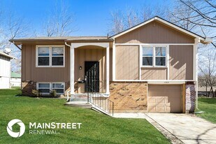 11923 Manchester Ave in Grandview, MO - Building Photo