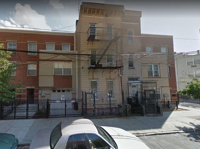 366 E 160th St in Bronx, NY - Building Photo - Other