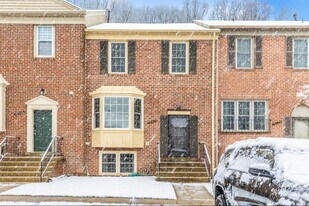 10442 Malone Ct in Fairfax, VA - Building Photo