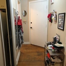 2204 E Locust St, Unit 2104 in Milwaukee, WI - Foto de edificio - Building Photo