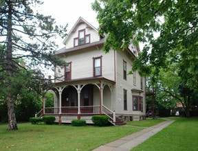 114 N Division St in Ann Arbor, MI - Building Photo - Building Photo