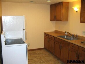624 S 8th St in Plattsmouth, NE - Foto de edificio - Building Photo