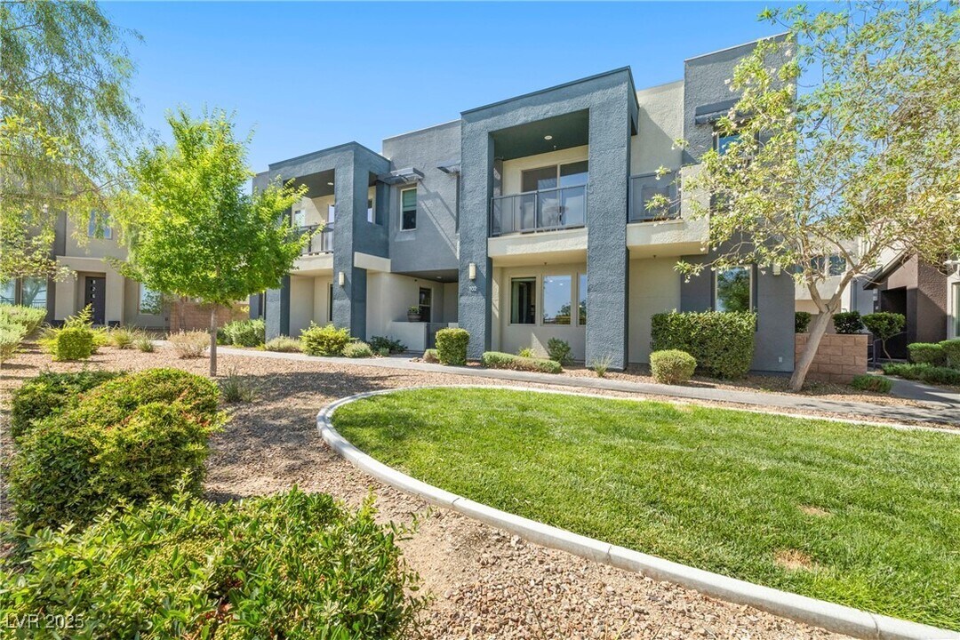 11239 Cactus Tower Ave in Las Vegas, NV - Building Photo