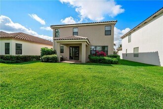 8857 Willow Cove Ln in Wellington, FL - Building Photo - Building Photo