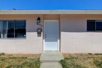 Eshelman Flats in Lomita, CA - Building Photo - Building Photo