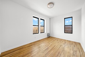 305 Ocean Ave in Brooklyn, NY - Building Photo - Building Photo