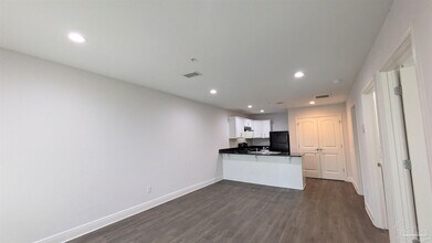 313 N Navy Blvd in Pensacola, FL - Building Photo - Building Photo