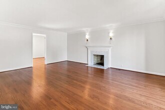 6294 Dunaway Ct in McLean, VA - Building Photo - Building Photo